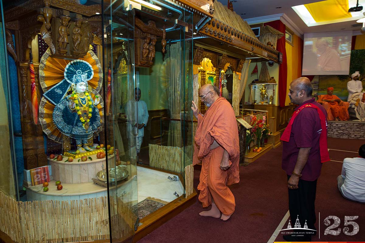 211A4127 copy - ©1987-2017 SKS Swaminarayan Temple East London